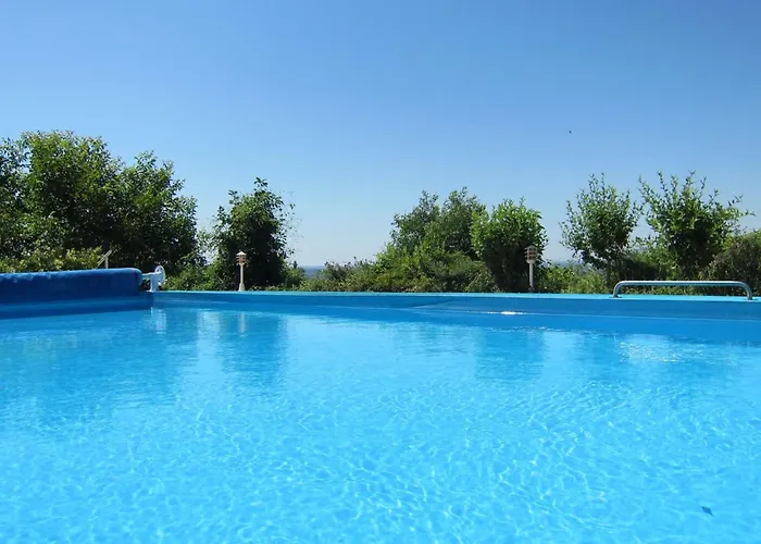 Traditionelle Mit Pool Und Ausblick By Interhome בית נופש *